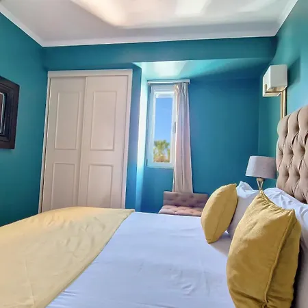 Daire Ponta Beachside By Lovelystay *