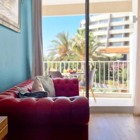 Daire Ponta Beachside By Lovelystay