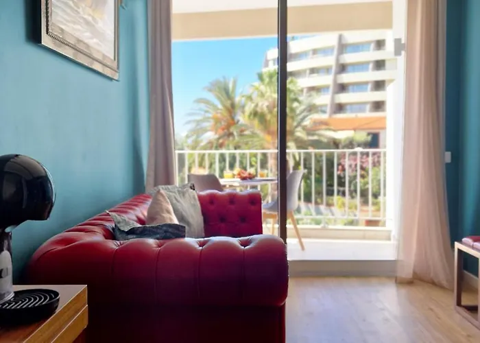 Apartamento Ponta Beachside By Lovelystay